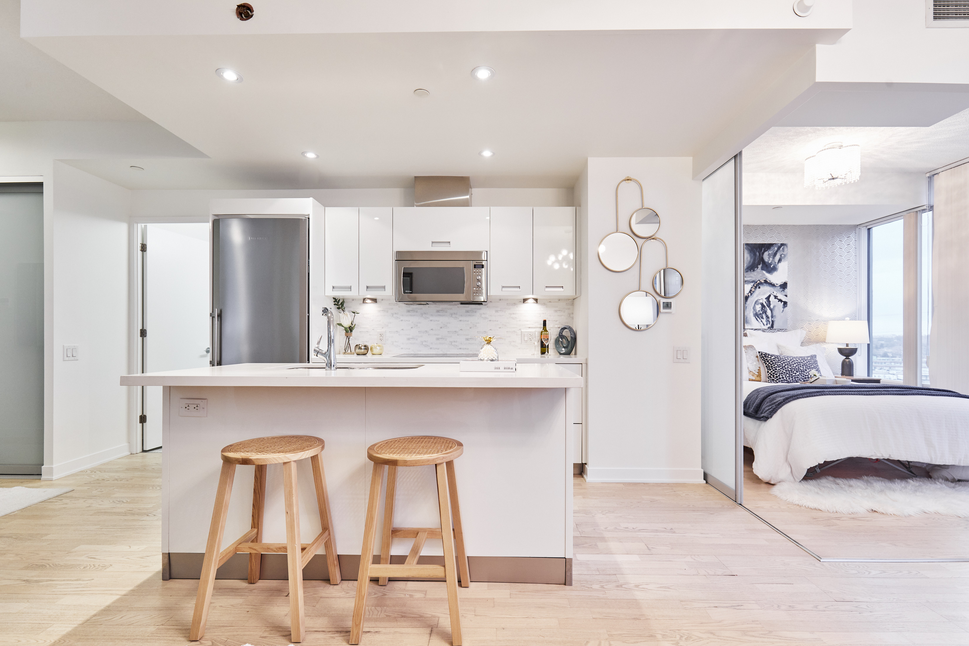 Breakfast Bar, 88 Park Lawn, Toronto Condo Staging