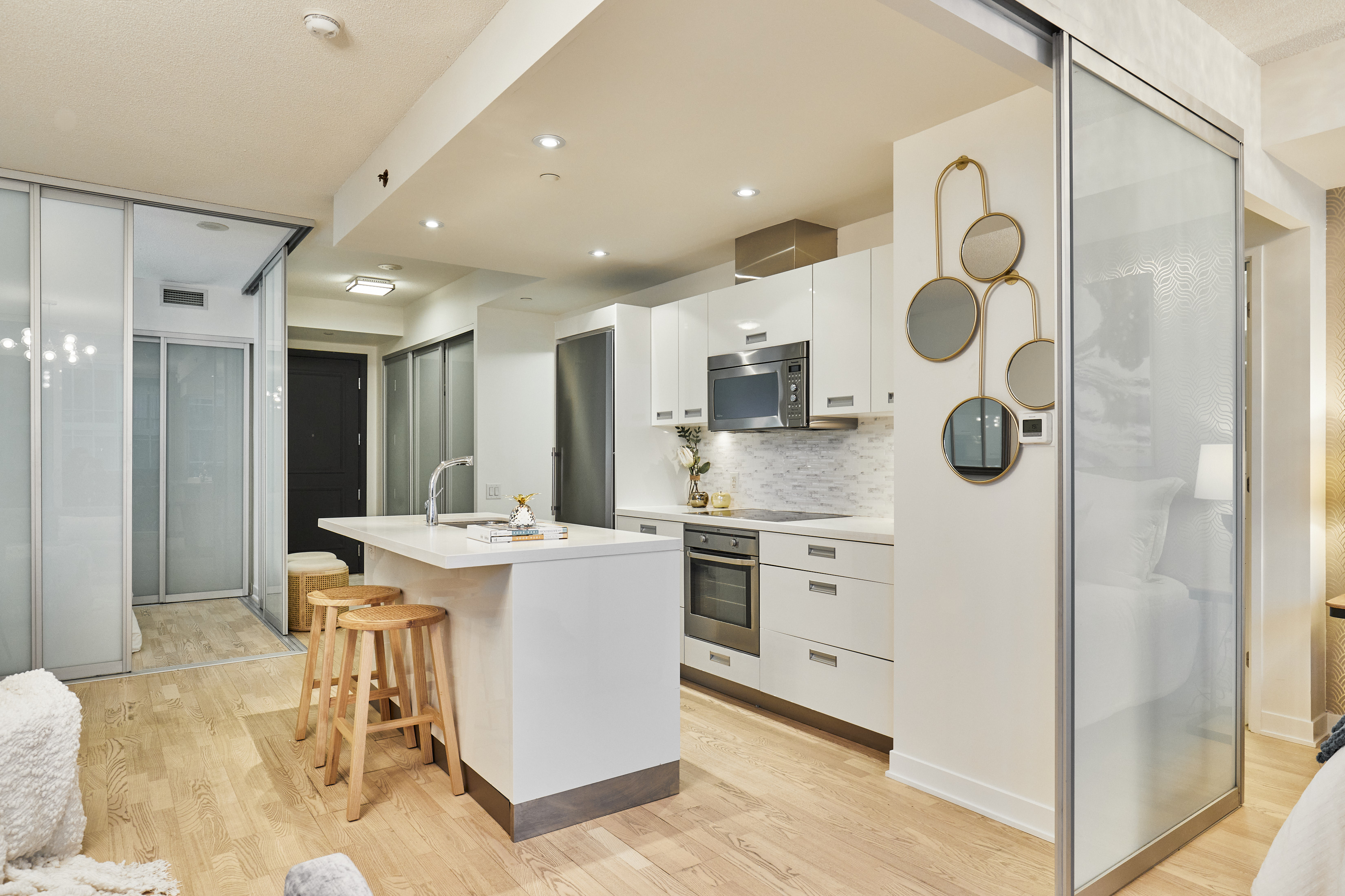 Kitchen and Breakfast Bar, 88 Park Lawn, Toronto Condo Staging