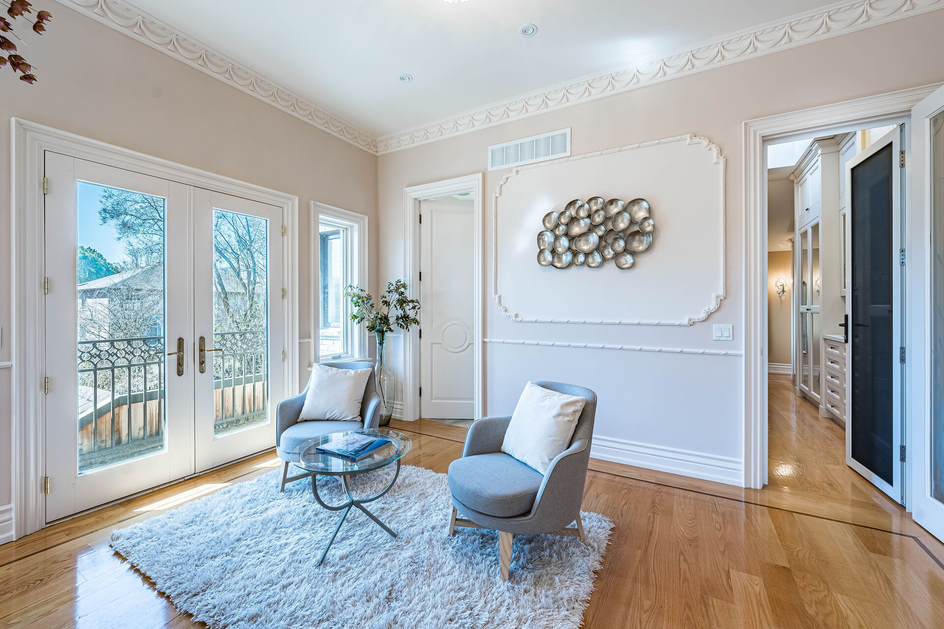 Backroom Seats, 61 York Rd, Toronto Home Staging